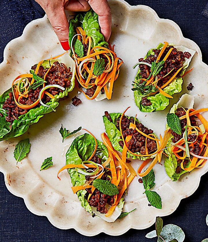 https://www.pontalo.net - Pork & chilli lettuce cups