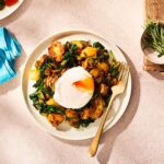 https://www.pontalo.net - Potato hash with greens