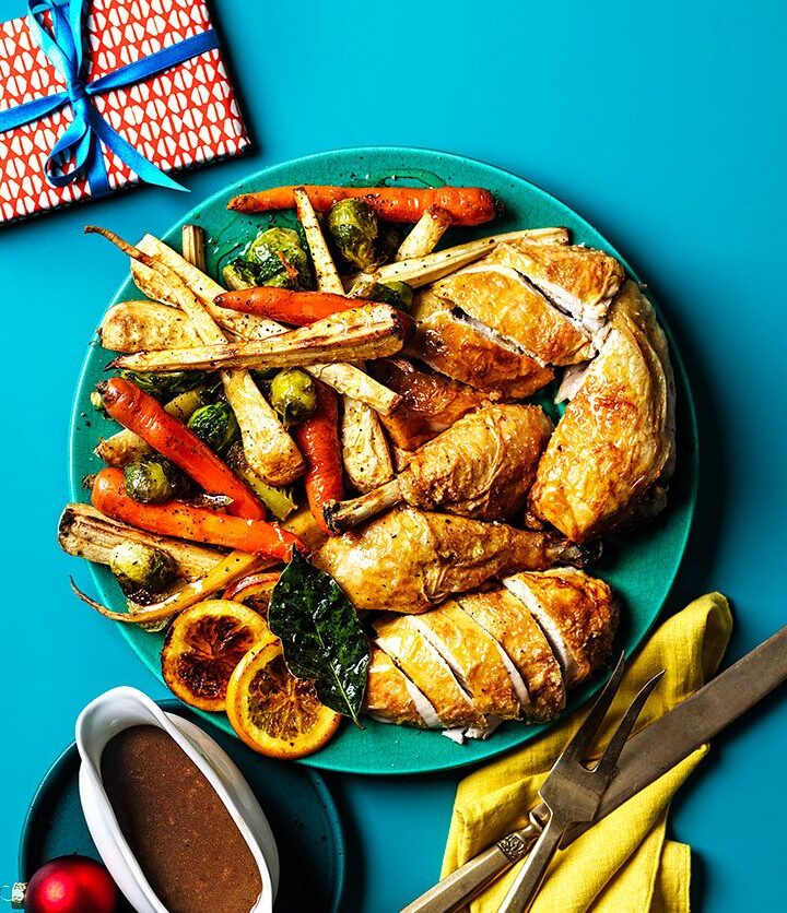 https://www.pontalo.net - Quick roast Christmas chicken & sticky veg