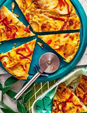 https://www.pontalo.net - Red pepper & potato omelette