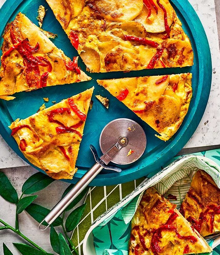 https://www.pontalo.net - Red pepper & potato omelette