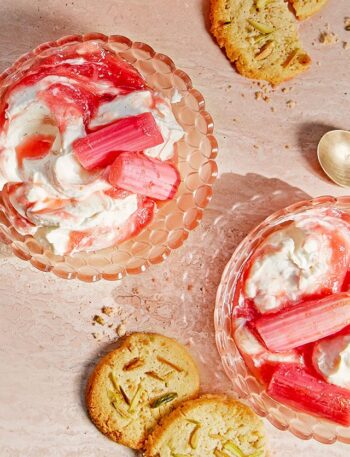 https://www.pontalo.net - Easy rhubarb fool