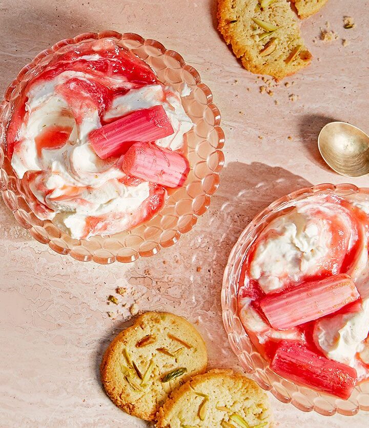 https://www.pontalo.net - Easy rhubarb fool