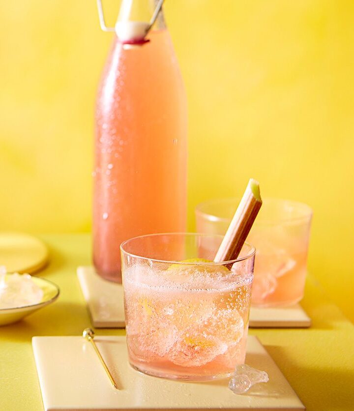 https://www.pontalo.net - Rhubarb vodka