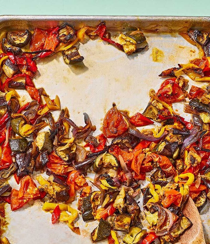 https://www.pontalo.net - Roasted summer vegetable traybake