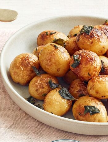 https://www.pontalo.net - Roasted new potatoes with lemon & herbs