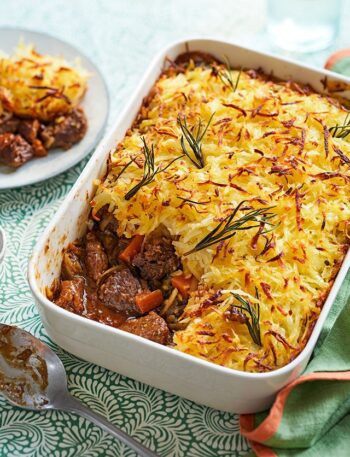 https://www.pontalo.net - Rosti-topped lamb & rosemary pie