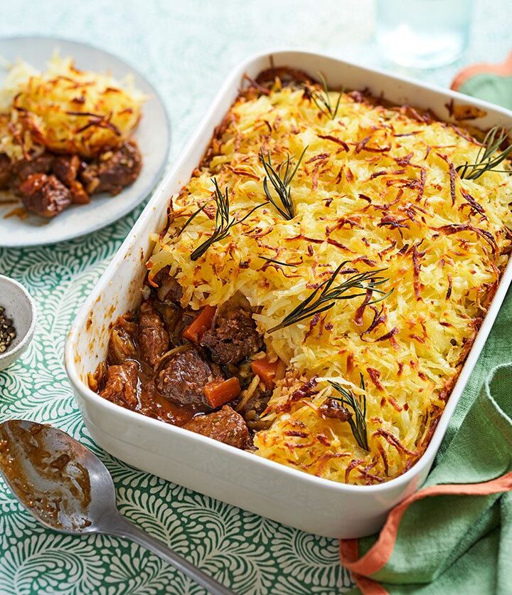 https://www.pontalo.net - Rosti-topped lamb & rosemary pie