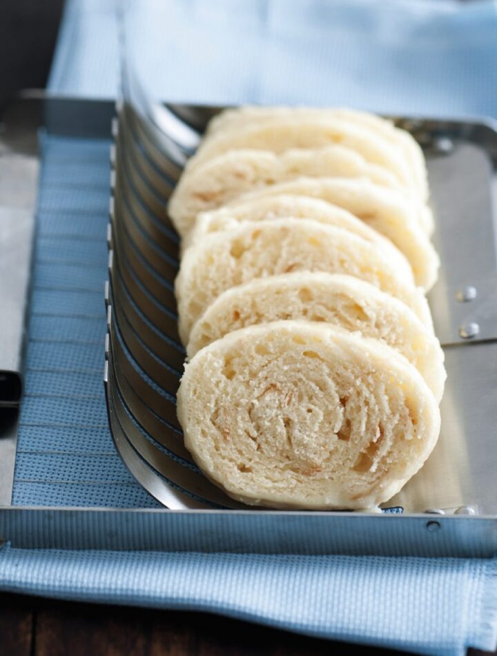 https://www.pontalo.net - Czech bread dumplings (knedlíky)