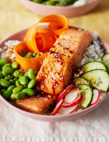 https://www.pontalo.net - Easy salmon sushi rice bowl