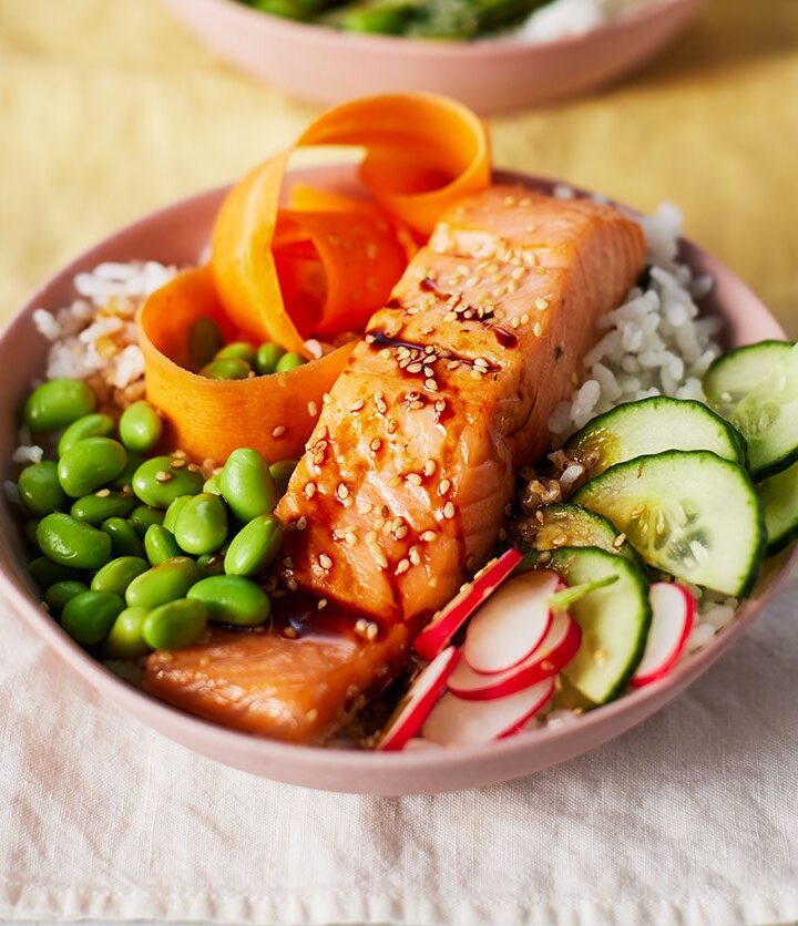 https://www.pontalo.net - Easy salmon sushi rice bowl