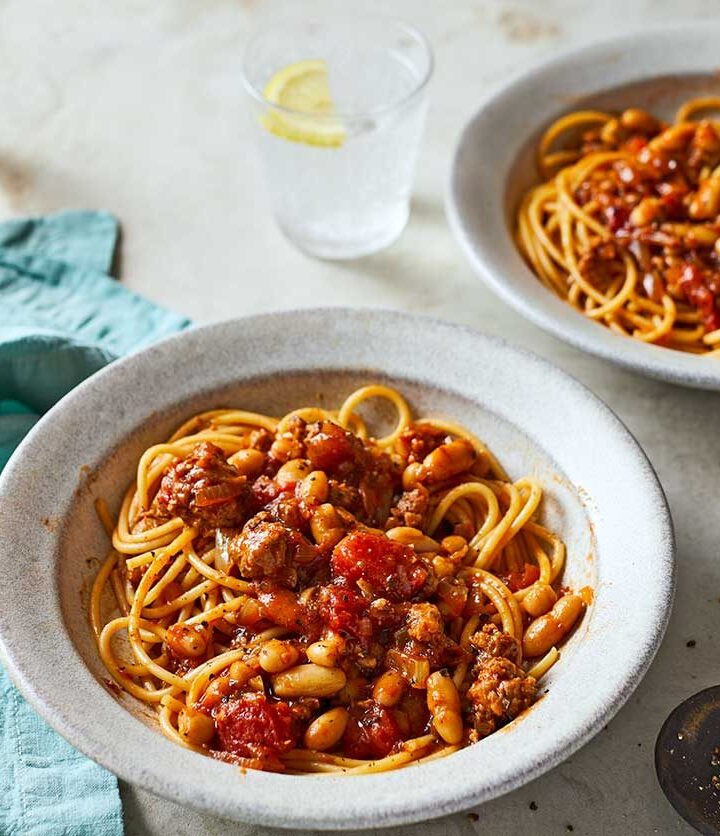 https://www.pontalo.net - Sausage & cannellini bean ragu