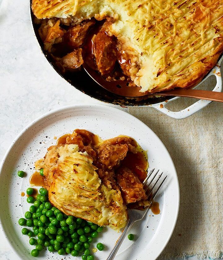 https://www.pontalo.net - Sausage & mash pie