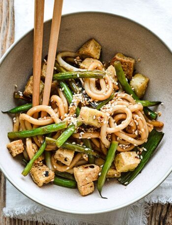 https://www.pontalo.net - Sesame & spring onion stir-fried udon with crispy tofu