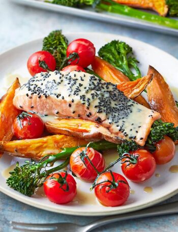 https://www.pontalo.net - Sesame sweet potato & salmon bake