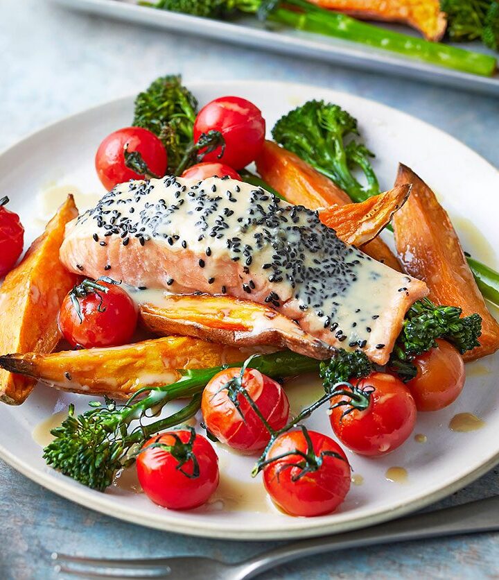 https://www.pontalo.net - Sesame sweet potato & salmon bake