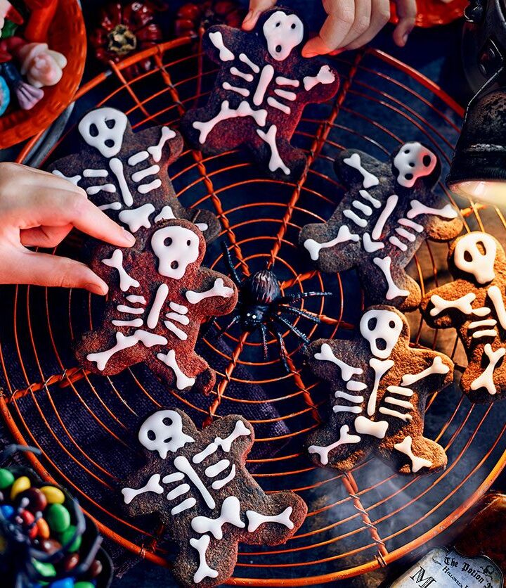 https://www.pontalo.net - Skeleton biscuits