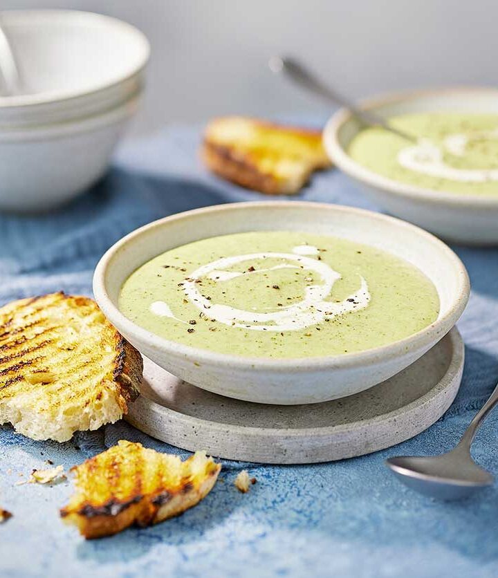 https://www.pontalo.net - Slow cooker broccoli & cheese soup