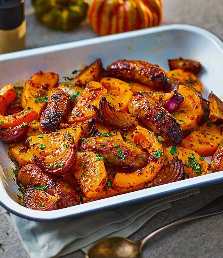 https://www.pontalo.net - Smoky sausage & squash traybake