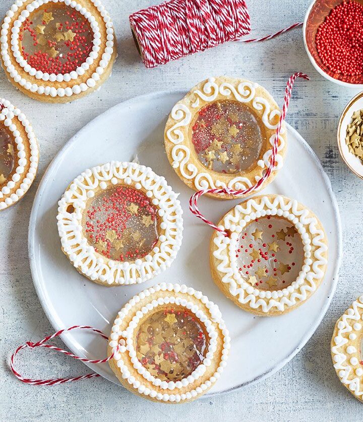 https://www.pontalo.net - Snow globe cookies