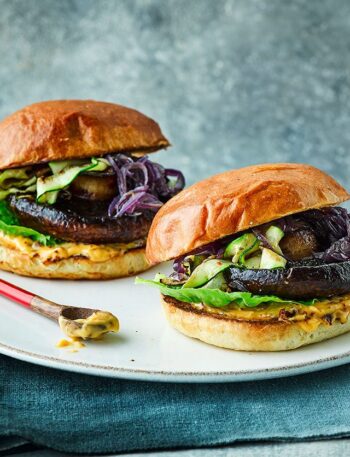 https://www.pontalo.net - Soy-basted mushroom burgers