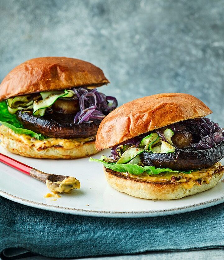 https://www.pontalo.net - Soy-basted mushroom burgers