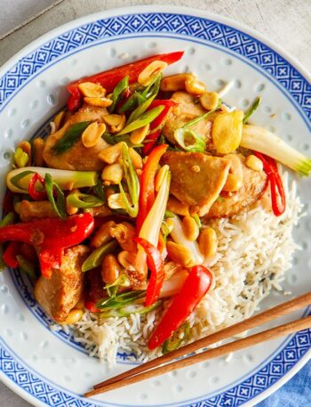 https://www.pontalo.net - Soy & chilli chicken with peppers & peanuts