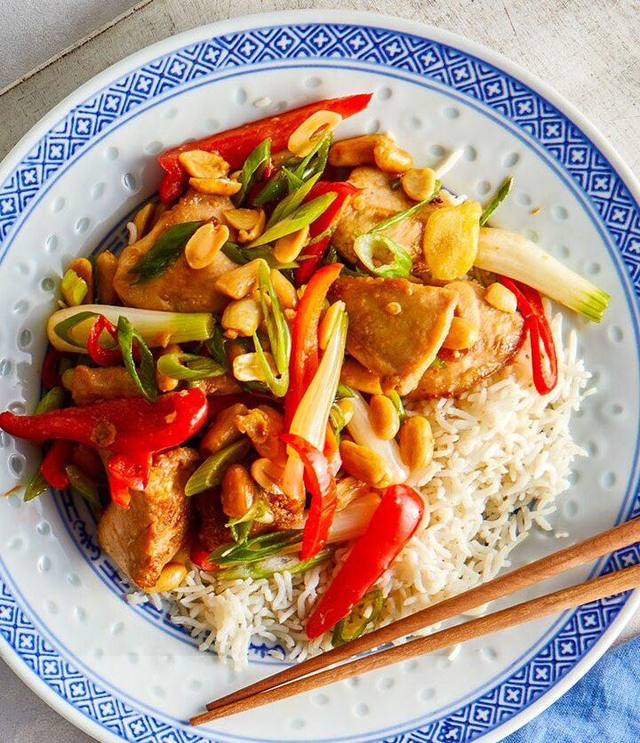 https://www.pontalo.net - Soy & chilli chicken with peppers & peanuts