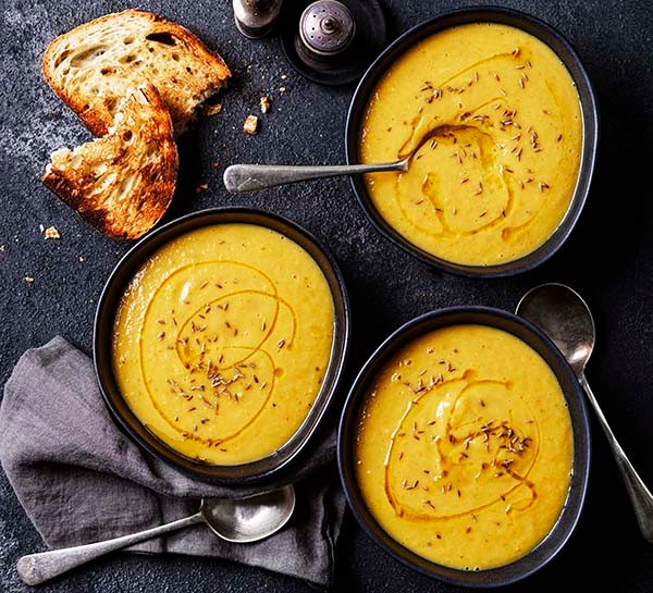 https://www.pontalo.net - Spicy roasted parsnip soup