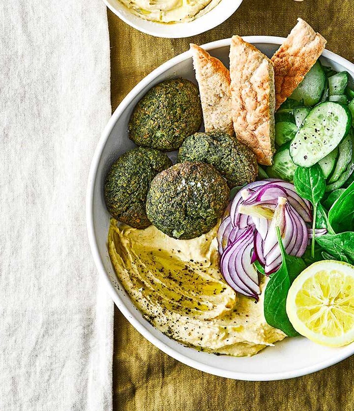 https://www.pontalo.net - Spinach falafel & hummus bowl