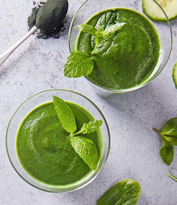 https://www.pontalo.net - Green spirulina smoothie