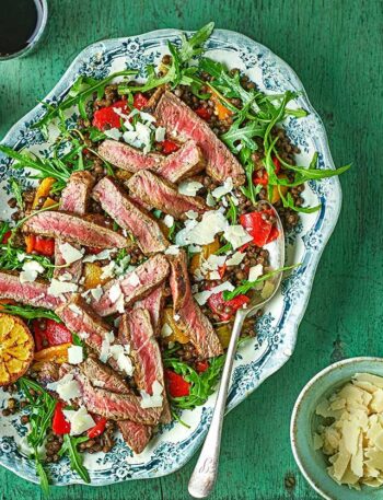 https://www.pontalo.net - Steak tagliata with lemony lentils