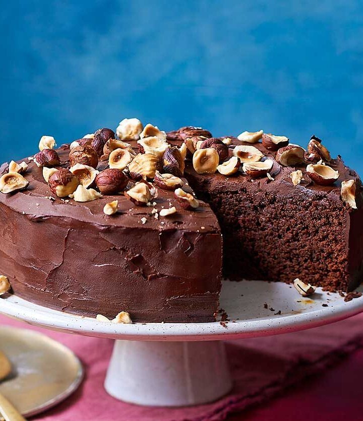 https://www.pontalo.net - Storecupboard chocolate hazelnut cake