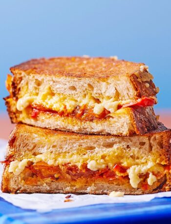 https://www.pontalo.net - Summer tomato & cheese toastie