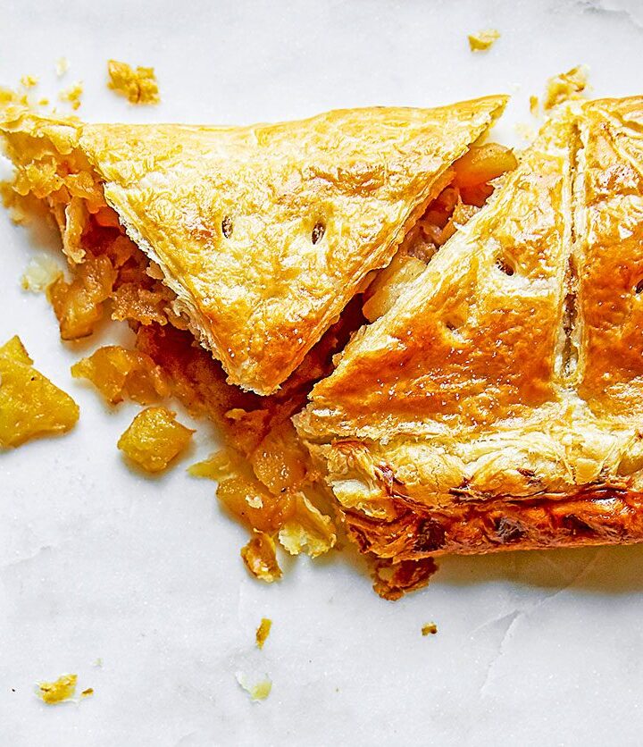 https://www.pontalo.net - Toffee apple turnover puff pie