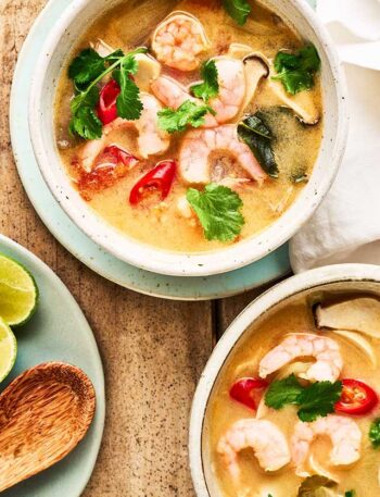 https://www.pontalo.net - Tom yum soup with prawns