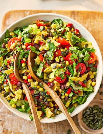 https://www.pontalo.net - Tomato & black bean taco salad