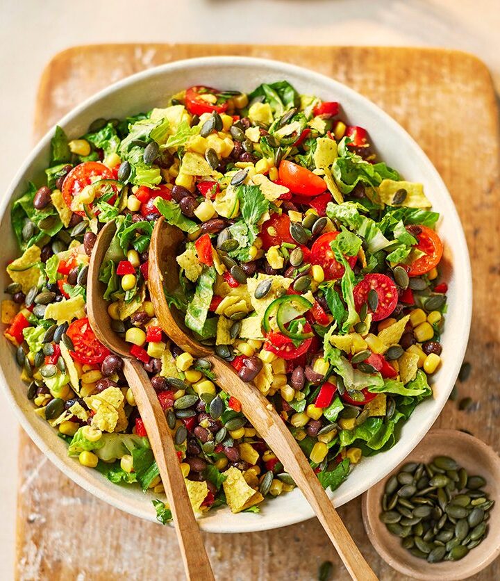 https://www.pontalo.net - Tomato & black bean taco salad