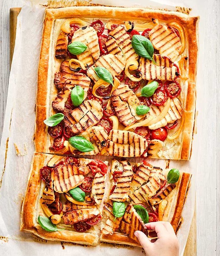 https://www.pontalo.net - Tomato & halloumi slice