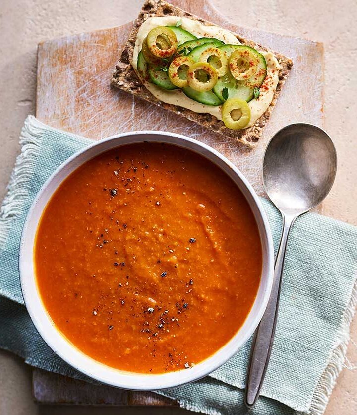 https://www.pontalo.net - Tomato soup & hummus crispbreads