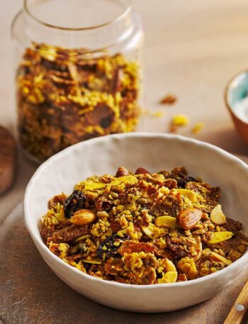 https://www.pontalo.net - Turmeric granola