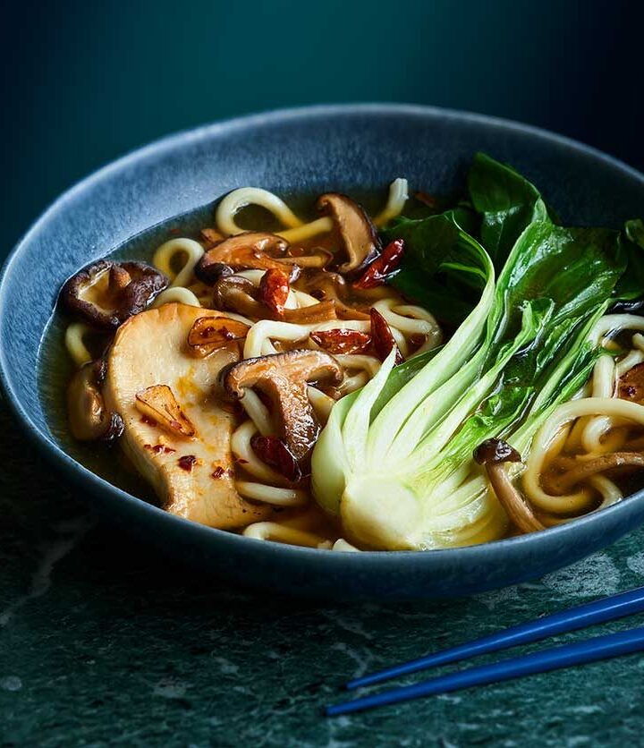 https://www.pontalo.net - Quick mushroom noodle soup