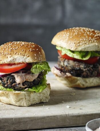 https://www.pontalo.net - Black bean veggie burger