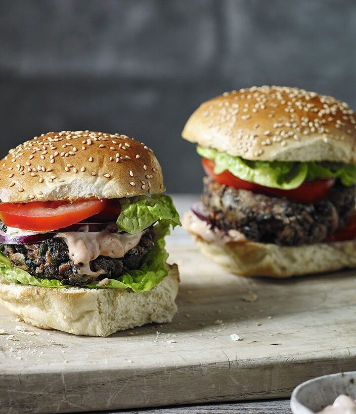 https://www.pontalo.net - Black bean veggie burger