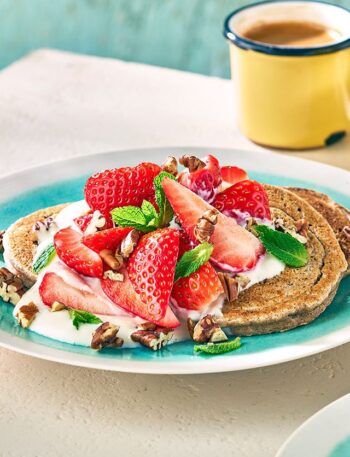 https://www.pontalo.net - Vegan strawberry pancakes