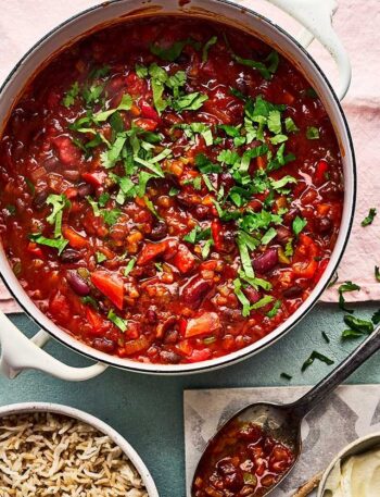 https://www.pontalo.net - Easy vegetarian chilli