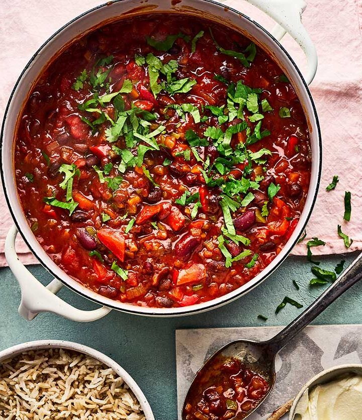 https://www.pontalo.net - Easy vegetarian chilli