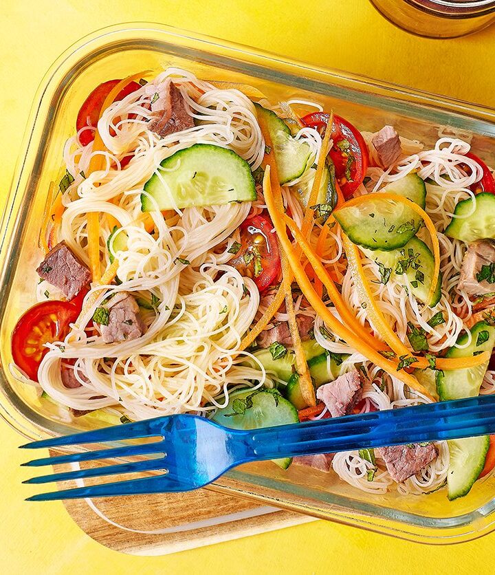 https://www.pontalo.net - Vermicelli noodle & beef salad