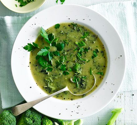 https://www.pontalo.net - Broccoli and kale green soup