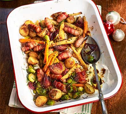 https://www.pontalo.net - All-the-trimmings traybake